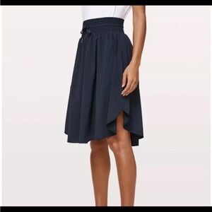 Lululemon The Everyday Lightweight Handkerchief Hem Knee Length Skirt Navy 4
